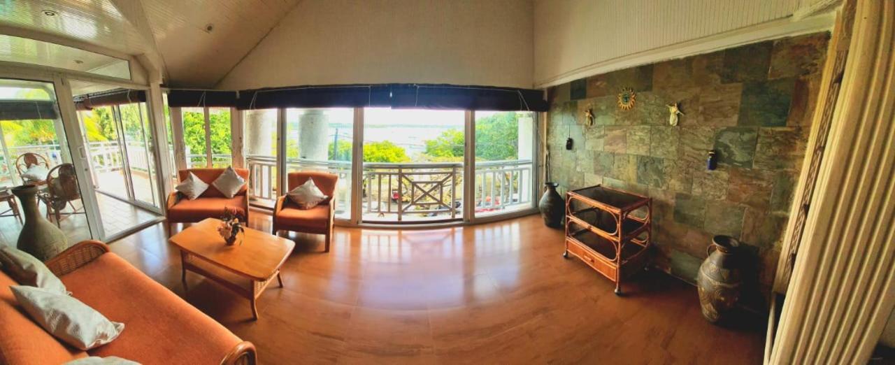 Beachfront Penthouse With Panoramic Ocean View Grand Baie Exterior foto
