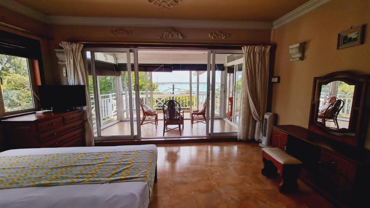 Beachfront Penthouse With Panoramic Ocean View Grand Baie Exterior foto